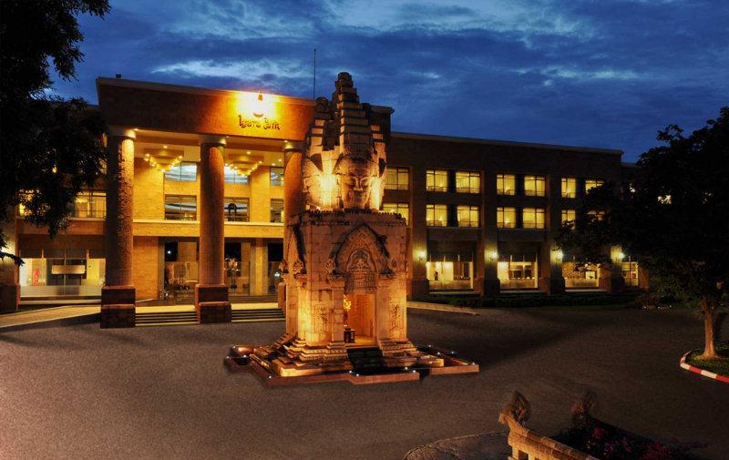 Iyara Lake Hotel & Resort Uthai Thani Esterno foto