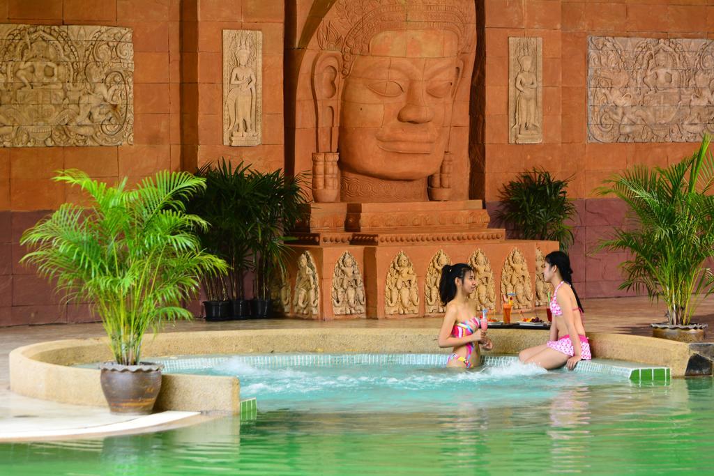 Iyara Lake Hotel & Resort Uthai Thani Esterno foto