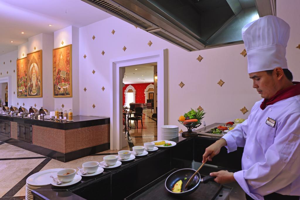 Iyara Lake Hotel & Resort Uthai Thani Esterno foto