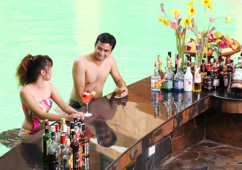 Iyara Lake Hotel & Resort Uthai Thani Esterno foto