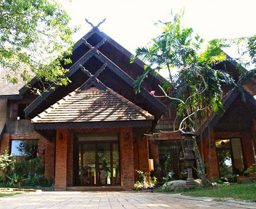 Iyara Lake Hotel & Resort Uthai Thani Esterno foto